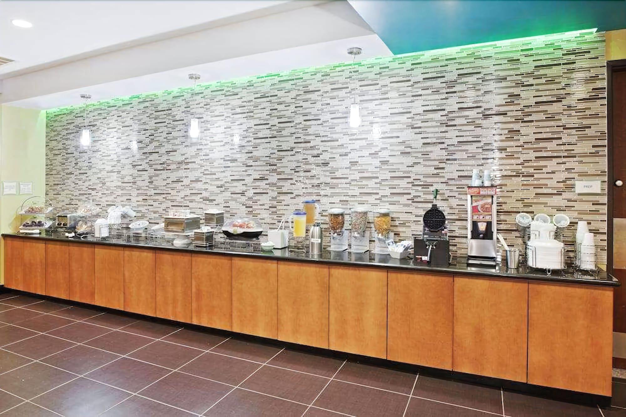 Hotel La Quinta By Wyndham Tulsa - Catoosa Exteriér fotografie